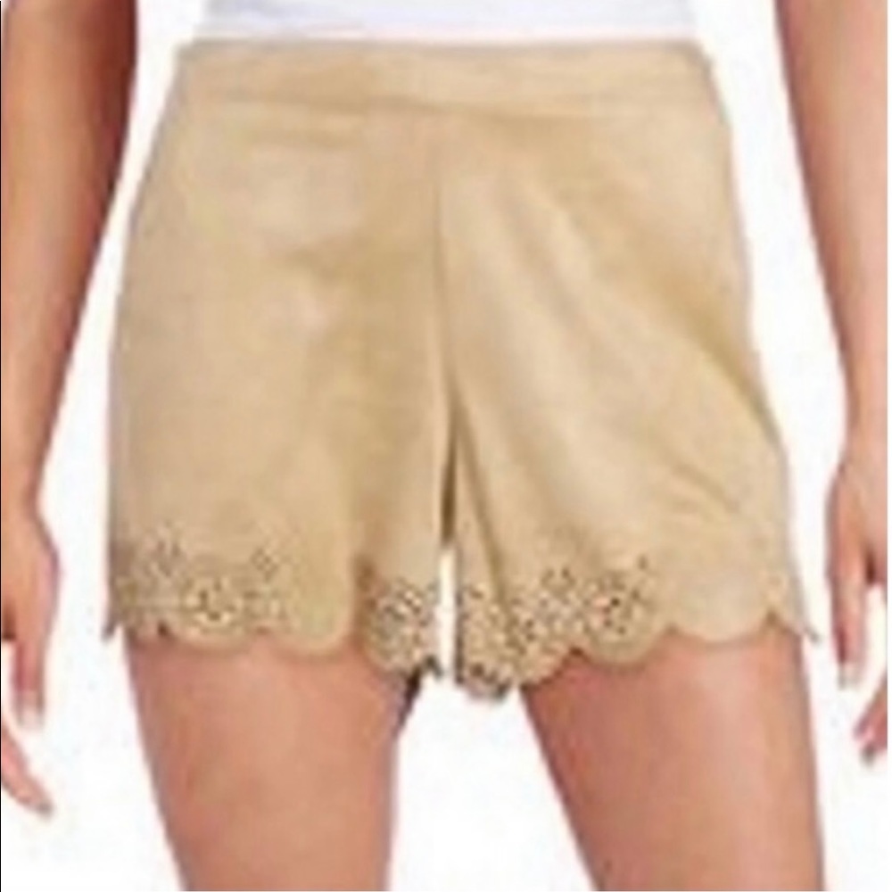 Kensie Faux Suede Tan Shorts Eyelet Hem Women’s Large NWT Boho Western